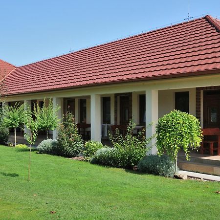 Nero Apartman Velky Meder Exterior photo