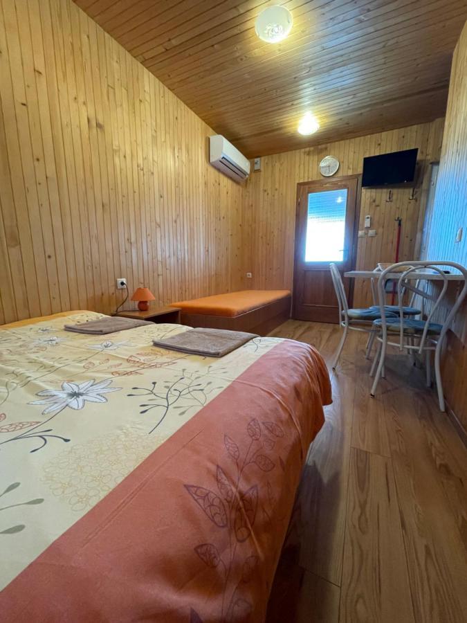 Nero Apartman Velky Meder Exterior photo